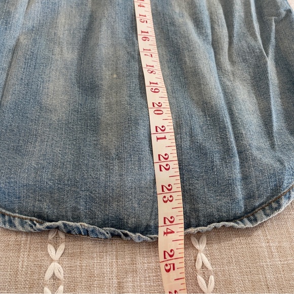 Vintage Western Denim Blue Floral Embroidered Denim Shirt - Cowgirl Chic! 🌸🤠 - Picture 5 of 16